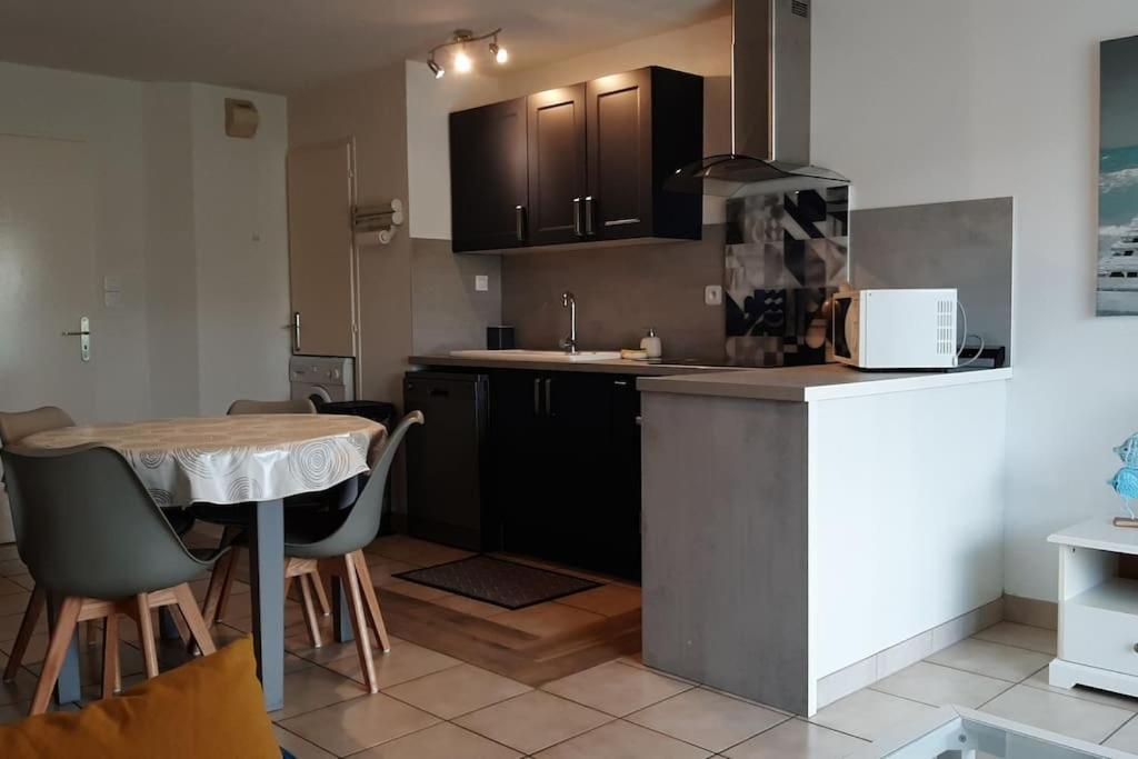 Hyper Centre De Sarzeau, Grand Appartement Au Calme Avec Jardinet Zewnętrze zdjęcie